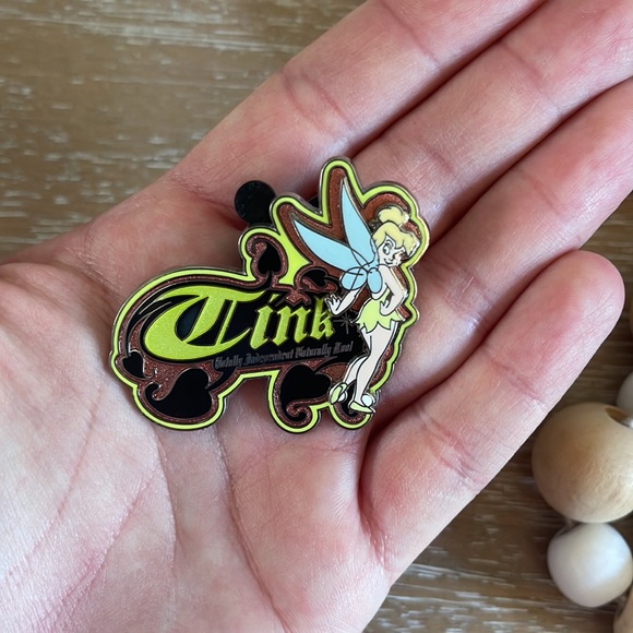 EUC Disney Trading Pin Tink Totally Independent Naturally Kool Pin (2007) - Picture 4 of 4